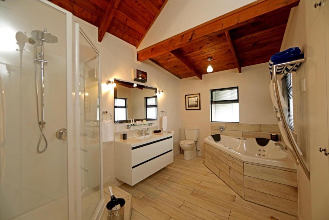 Coromandel Central Cottage Luxury W Spa Экстерьер фото